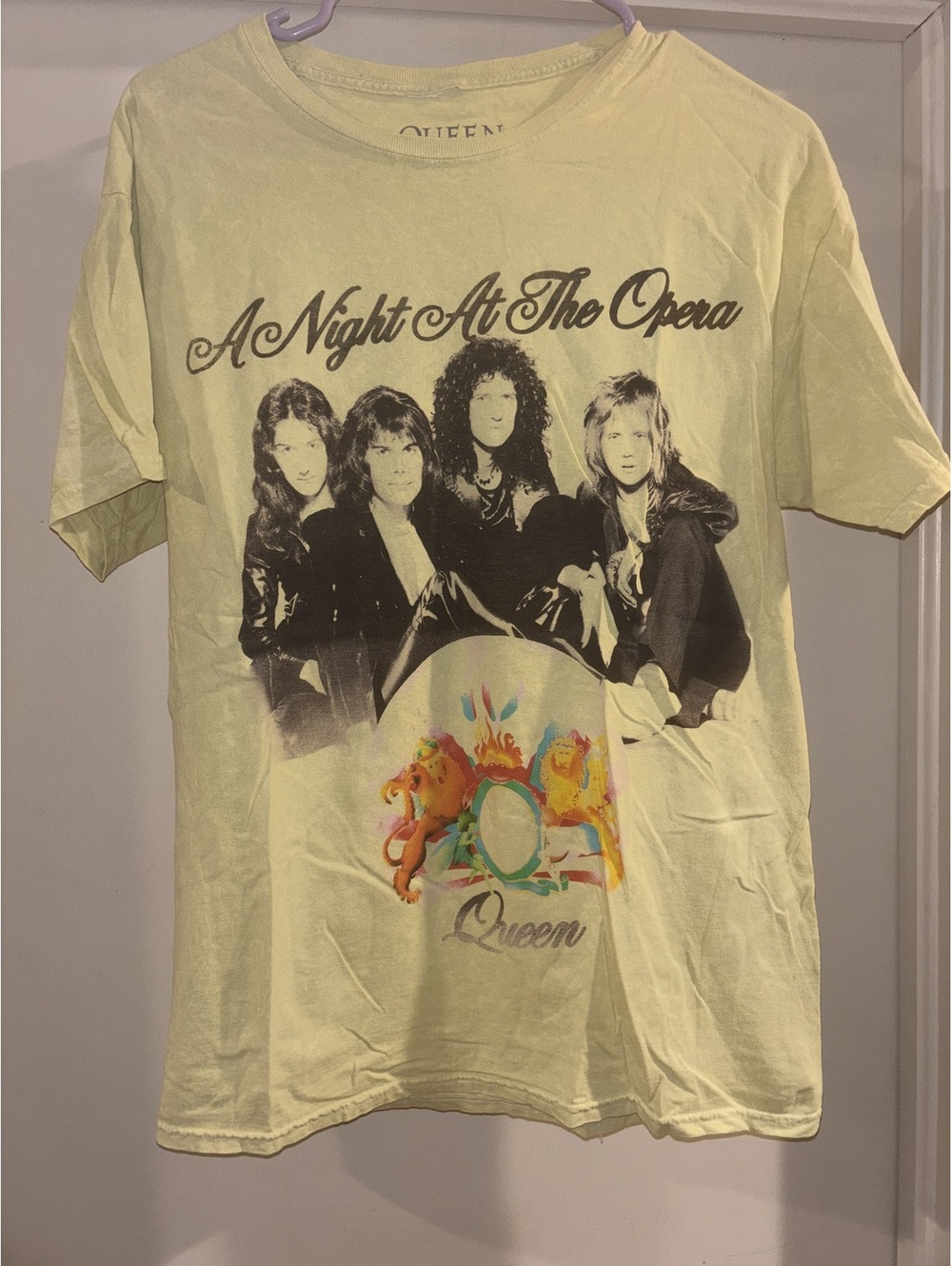 Queen A Night at the Opera Graphic Band T-Shirt Medium Rock Tee NWOT